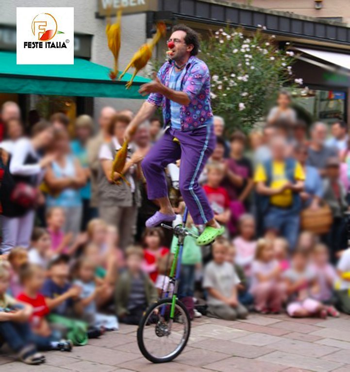 Giocoliere equilibrista strada